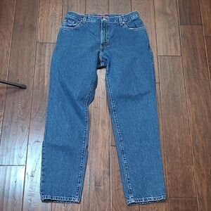 VINTAGE Levi's 550 Relaxed Fit Tapered Leg size 12. Made in July 2003.